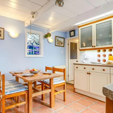 2 Bed In St Ives 88406 Holiday home *