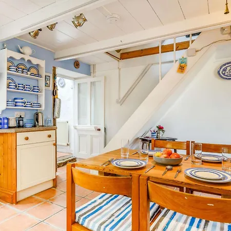 2 Bed In St Ives 88406