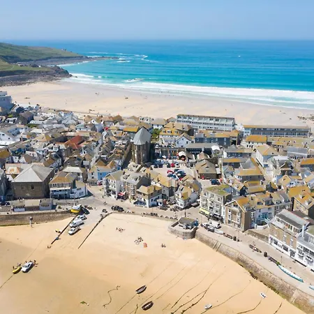2 Bed In St Ives 88406 *