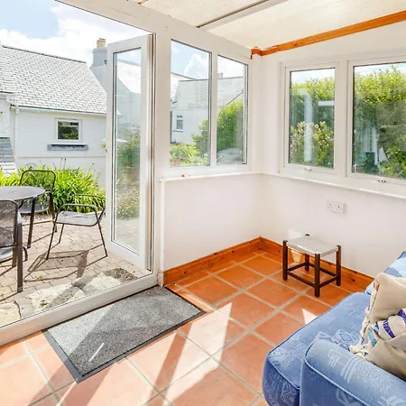 2 Bed In St Ives 88406 *